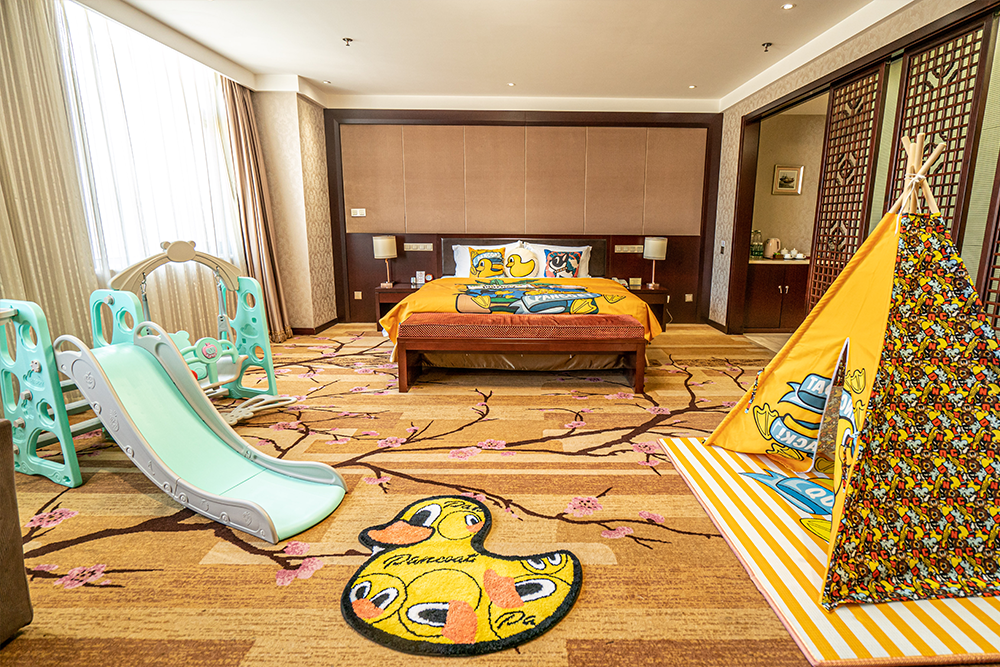 君颐润华旅馆客房